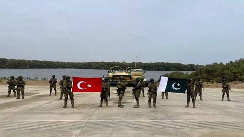 Karaçi'de Türkiye-Pakistan tatbikatı tamamlandı: Denizde güven karada dayanışma