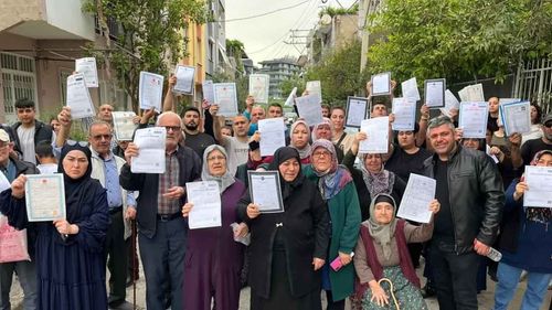 Bornova’da vatandaşlar hakları için ayaklandı: CHP’li belediyeyi mahkemeye verecekler