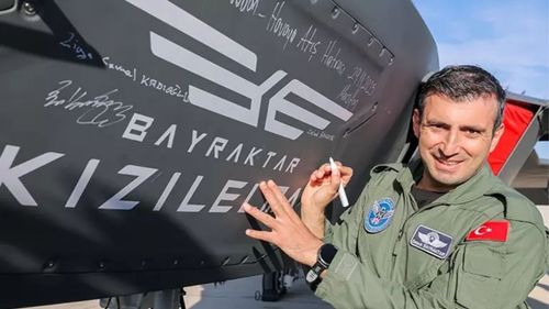 Kızılelma başardı: İlk kez bir insansız savaş uçağı jet uçağını havada vurdu