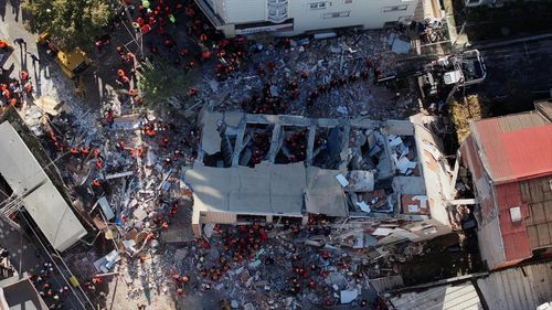 Kocaeli'de çöken bina ile ilgili soruşturma başlatıldı