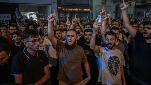 Hilal Kaplan: Müslümanların galeyana gelmesini veya çabuk öfkelenmesini eleştiren parmak sallamaların nazarımızda bir kıymeti yoktur