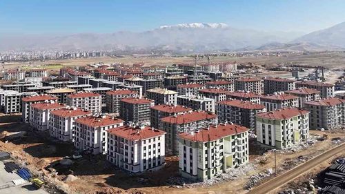 Afet bölgesindeki 300. bininci konut Eylül’de teslim edilecek