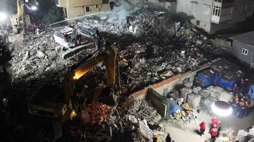 İstanbul'da çöken binada kurtarma çalışması tamamlandı