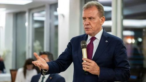 Mersin Büyükşehir Belediye Başkanı Vahap Seçer yolsuzluktan gözaltına alındı