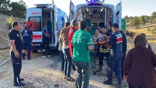 Mersin’de tarım işçilerini taşıyan minibüs şarampole yuvarlandı: 4 ölü, 14 yaralı