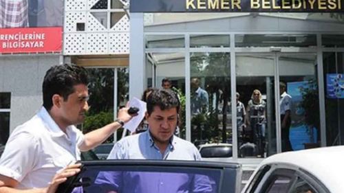 Eski Kemer Belediye Başkanı Mustafa Gül rüşvet soruşturması sebebiyle gözaltına alındı