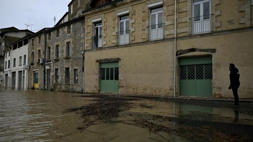 Fransa’da Nils Fırtınası: 850 bin hane elektriksiz kaldı