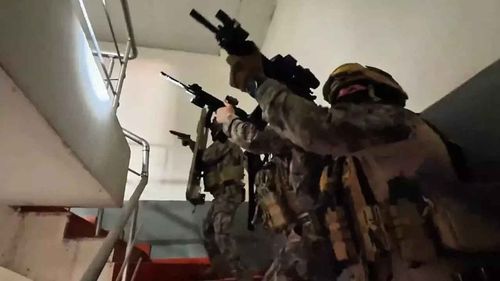 İçişleri Bakanı Mustafa Çiftçi'nin yönettiği operasyonda, 50 şehirde 529 şüpheli yakalandı