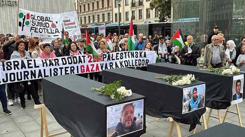 Paris’te, soykırımcı İsrail protesto edildi: İsrail katil, Macron suç ortağı!