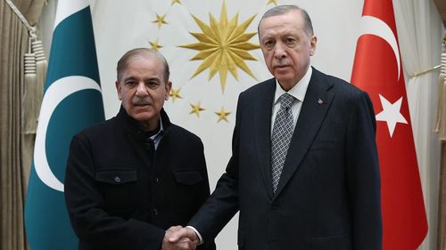 Pakistan Başbakanı Şahbaz Şerif’ten diplomasi trafiği: Türkiye dahil üç ülkeye ziyaret