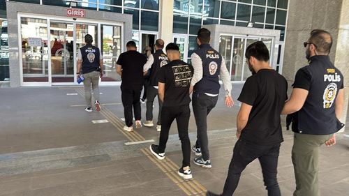 CHP’nin kara mitingi: Başkan Erdoğan’a hakaret eden 42 kişi yakalandı