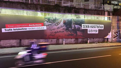 CHP’li yönetim çuvalladı, Ak Parti pankartlara taşıdı: Senin hayatından gidiyor