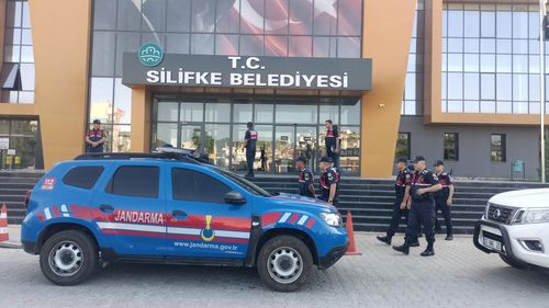 CHP’li Silifke Belediyesi’ne yolsuzluk soruşturması: 18 kişi gözaltında