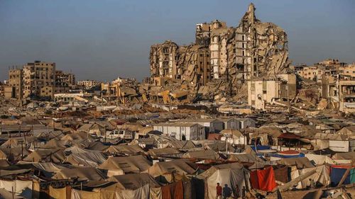 Soykırımcı İsrail’in Gazze saldırılarında 53 Filistinli şehit oldu