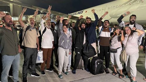 İnsanlığın vicdanını taşıyan 15 Sumud Filosu aktivisti memlekete getirildi