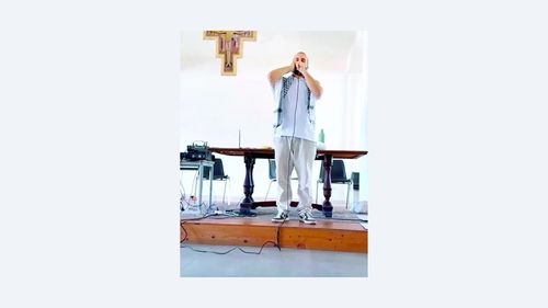 Sumud Filosu gönüllüsü Ersin Çelik, kilisede herkesi tesir altına alan ezanı yazdı