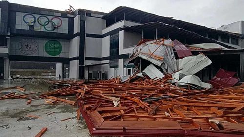 4 şehirdeki fırtına yıkıma yol açtı: 1 kişi öldü, okullar tatil edildi