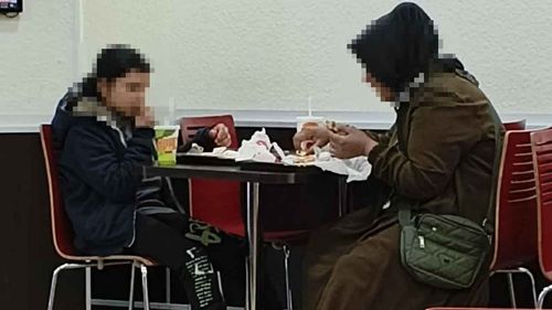 Anne ve kızına ayrımcılık yapan İsrail destekçisi Burger King’e ceza