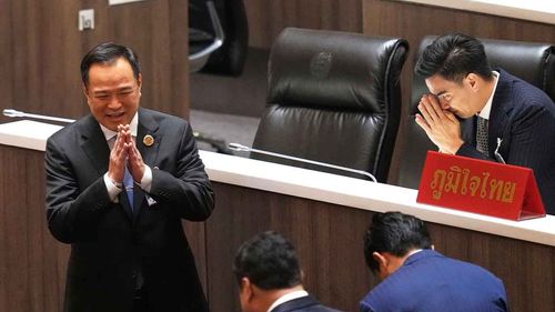 Tayland’da kriz büyüyor: Başbakan Charnvirakul parlamentoyu feshetti