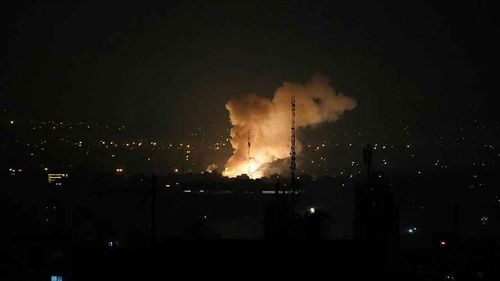İran, İsrail'i vurdu: Tel Aviv'den dumanlar yükseliyor
