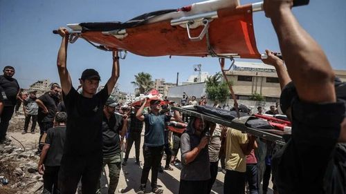 Terör devleti İsrail'in saldırısında şehid olan 112 Filistinli 3 yıl sonra enkaz altından çıkarılıp defnedildi