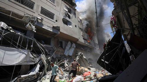 Soykırımcı İsrail ordusu, son 24 saatte Gazze’ye 180 hava saldırısı düzenledi