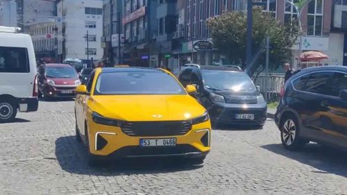 Rize’de bir ilk: Yerli ve milli otomobil Togg taksi hizmete başladı