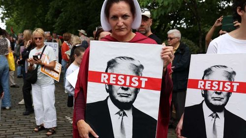 Trump'a İskoçya'da İsrail protestosu: Hiçbir yerde istenmiyorsun