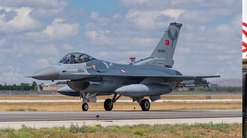 Türk savaş uçakları Akdeniz semalarına havalandı