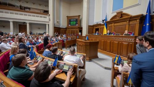 Ukrayna hükümeti yeniden yapılanıyor: Bakanlar istifa etti