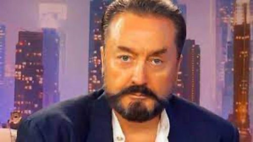 Adnan Oktar üzerinden konuşulması gereken ne?