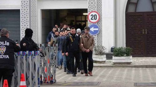 Yapay zekayla oluşturulan kadın profilleriyle 483 milyon liralık dolandırıcılık: 24 kişiye tutuklama