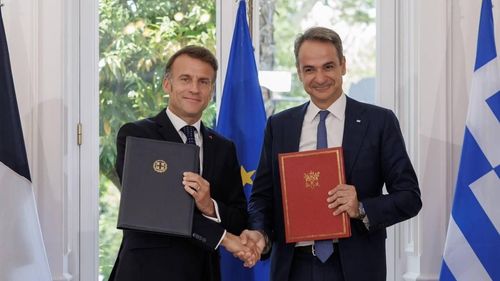 Yunan muhalefetinden Macron tepkisi: Tehlikeli bir askeri eksene sürükleniyoruz